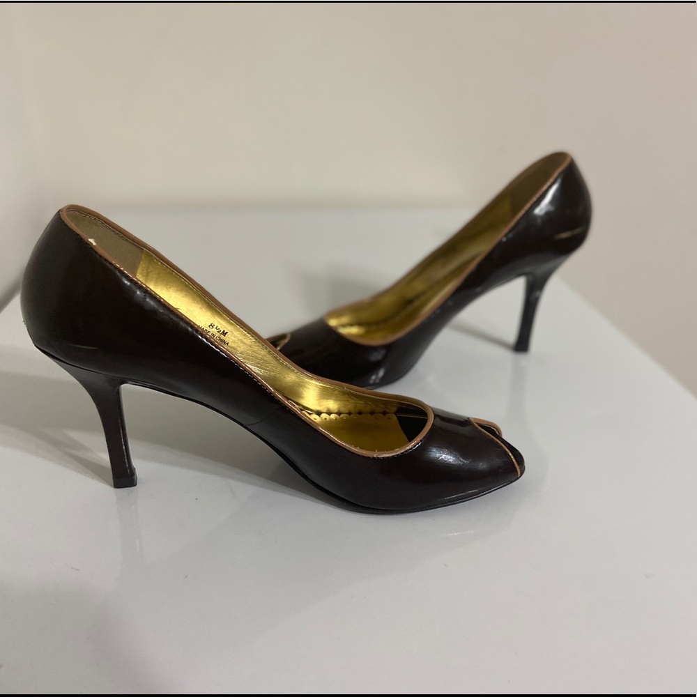 Charles By Charles David Brown Pumps 8.5